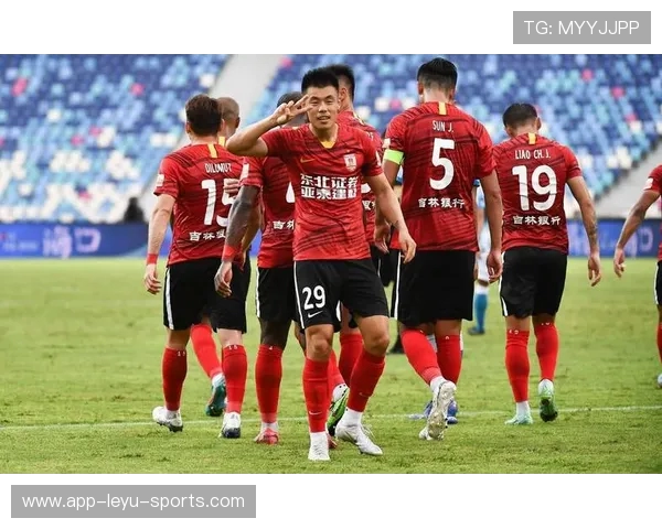锋线瘫痪 + 中场告急!亚泰 2000 万押注法乙超跑,四连主成生死赌局 锋线瘫痪 + 中场告急!亚泰 2000 万押注法乙超跑,四连主成生死赌局
