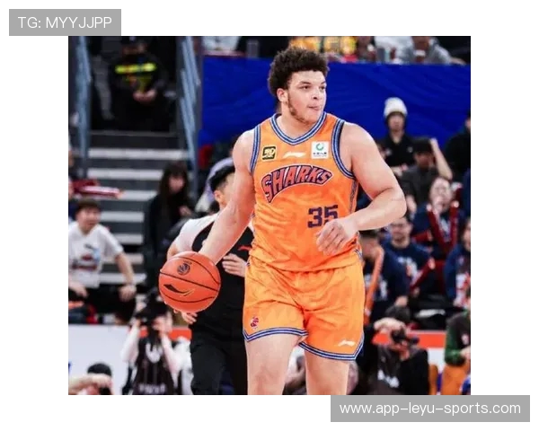 从 NBA320 万到 CBA160 万!洛夫顿续约上海创生涯薪资新高 从 NBA320 万到 CBA160 万!洛夫顿续约上海创生涯薪资新高
